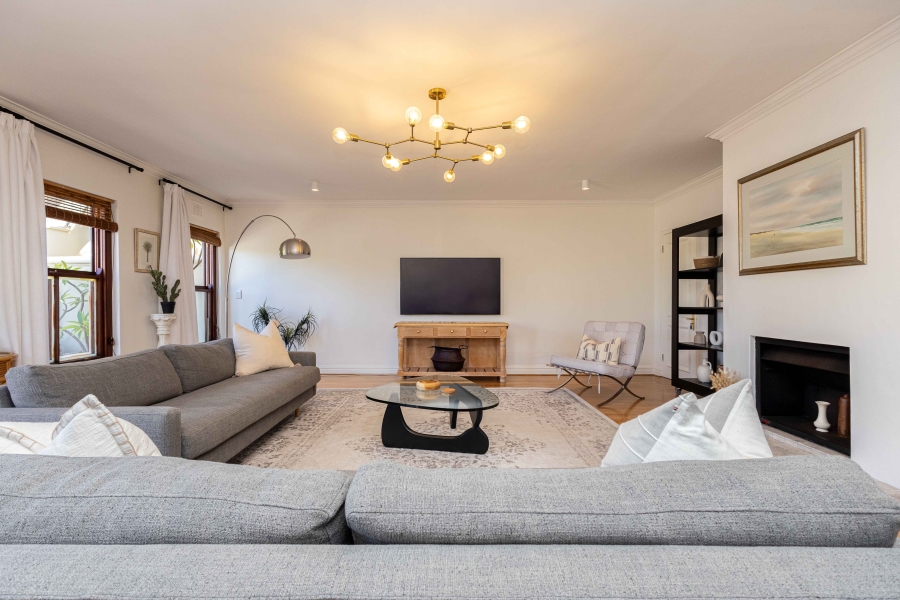 3 Bedroom Property for Sale in Sea Point Western Cape